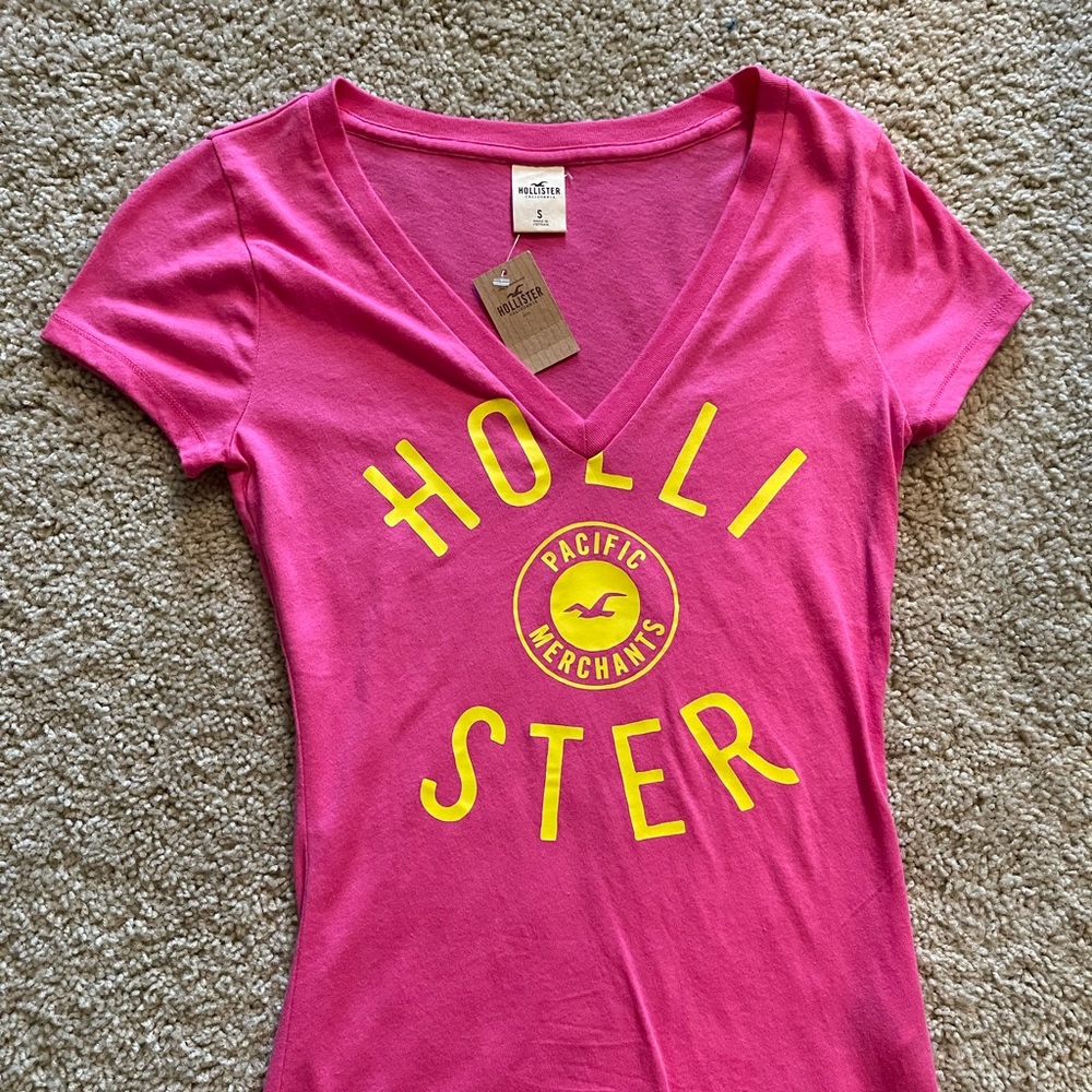 Hollister V Neck NWT